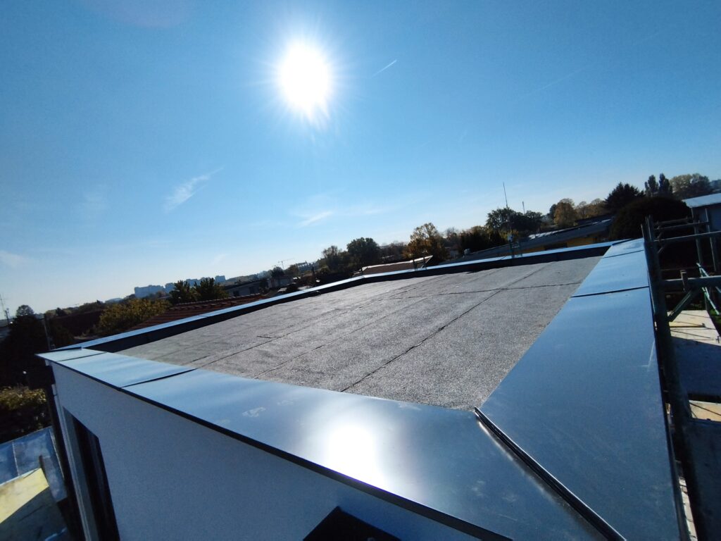 Dachdecker 1230 Wien – Fachgerechte Dachsanierung von Formdach CT